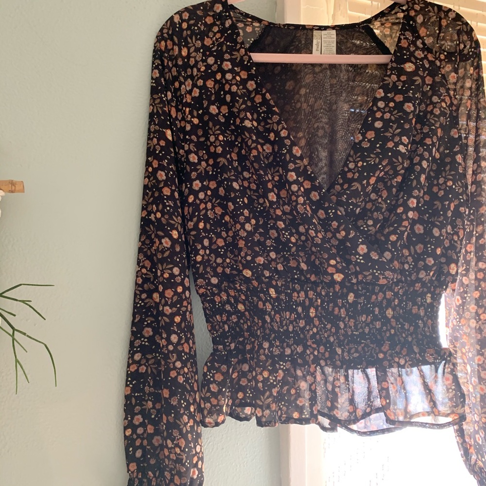 Floral Chiffon Surplice Top Size L
